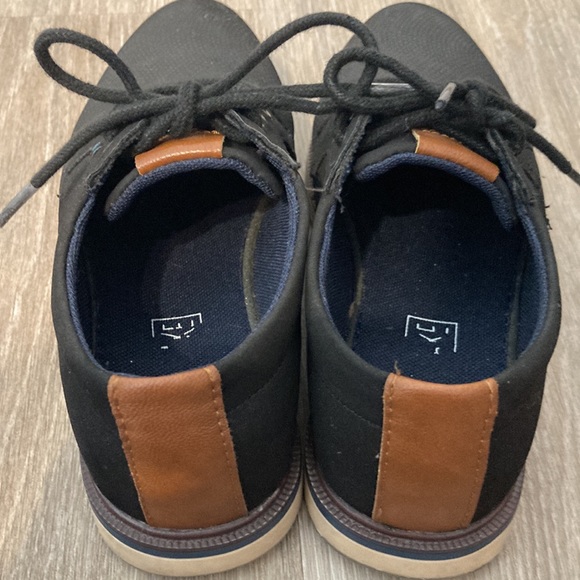 Dress shoes for boys - Picture 3 of 5